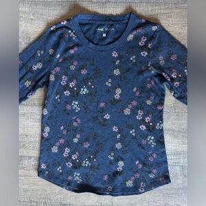 North River (Murdochs) women’s size large navy blue floral waffle knit shirt